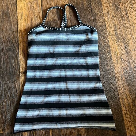 Lululemon sports tank top - Picture 1 of 5